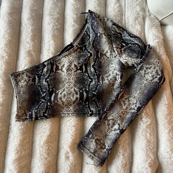 Parisian	One Shoulder Snakeprint Long Sleeve Crop Top Size Small - Picture 1 of 3